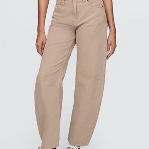 NWT Gap High Rise Barrel Jean